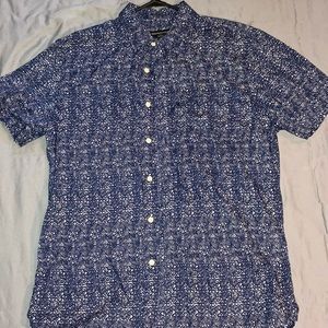 Short sleeve button down